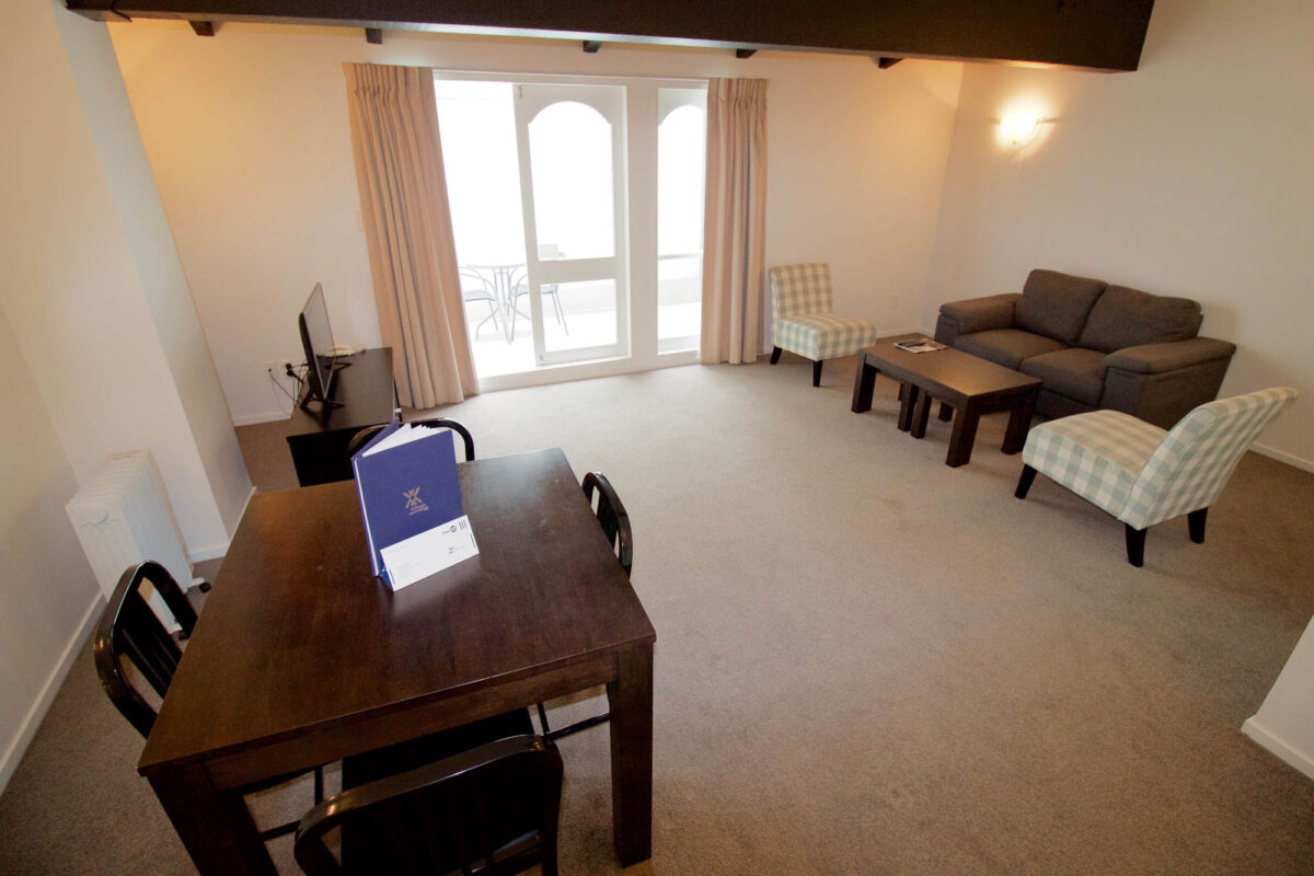 Lounge - Willis Village 2 Bedroom Apartment